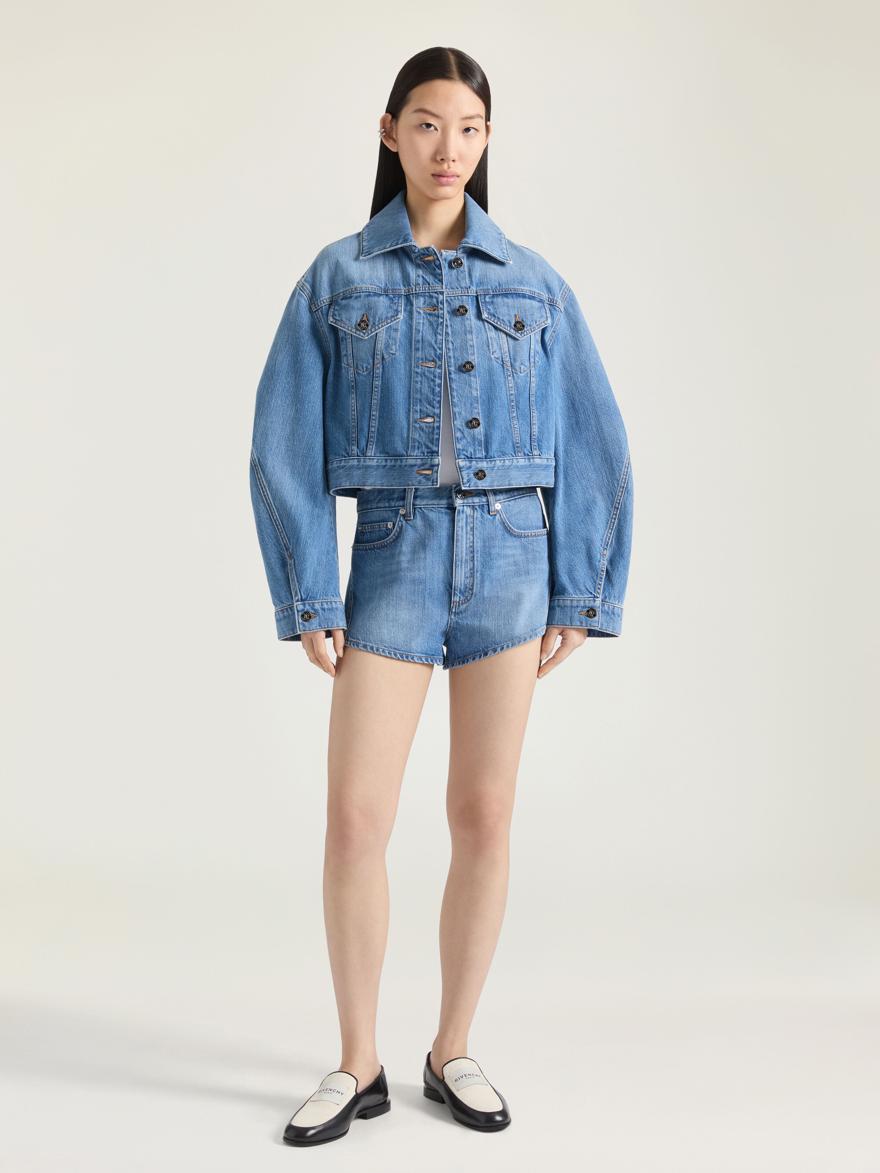 Mini shorts in washed denim